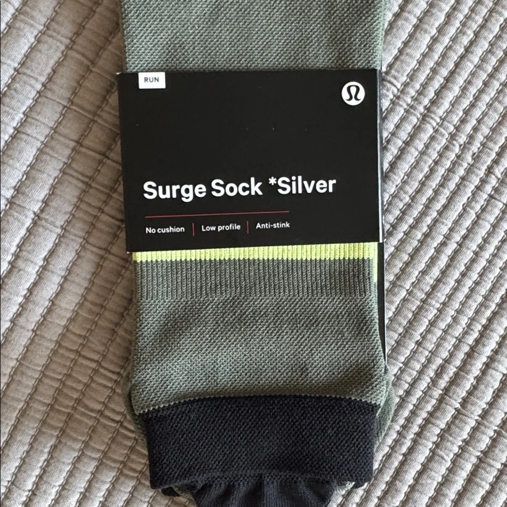 Lululemon Men’s Surge Sock *Silver Size M/L NWT